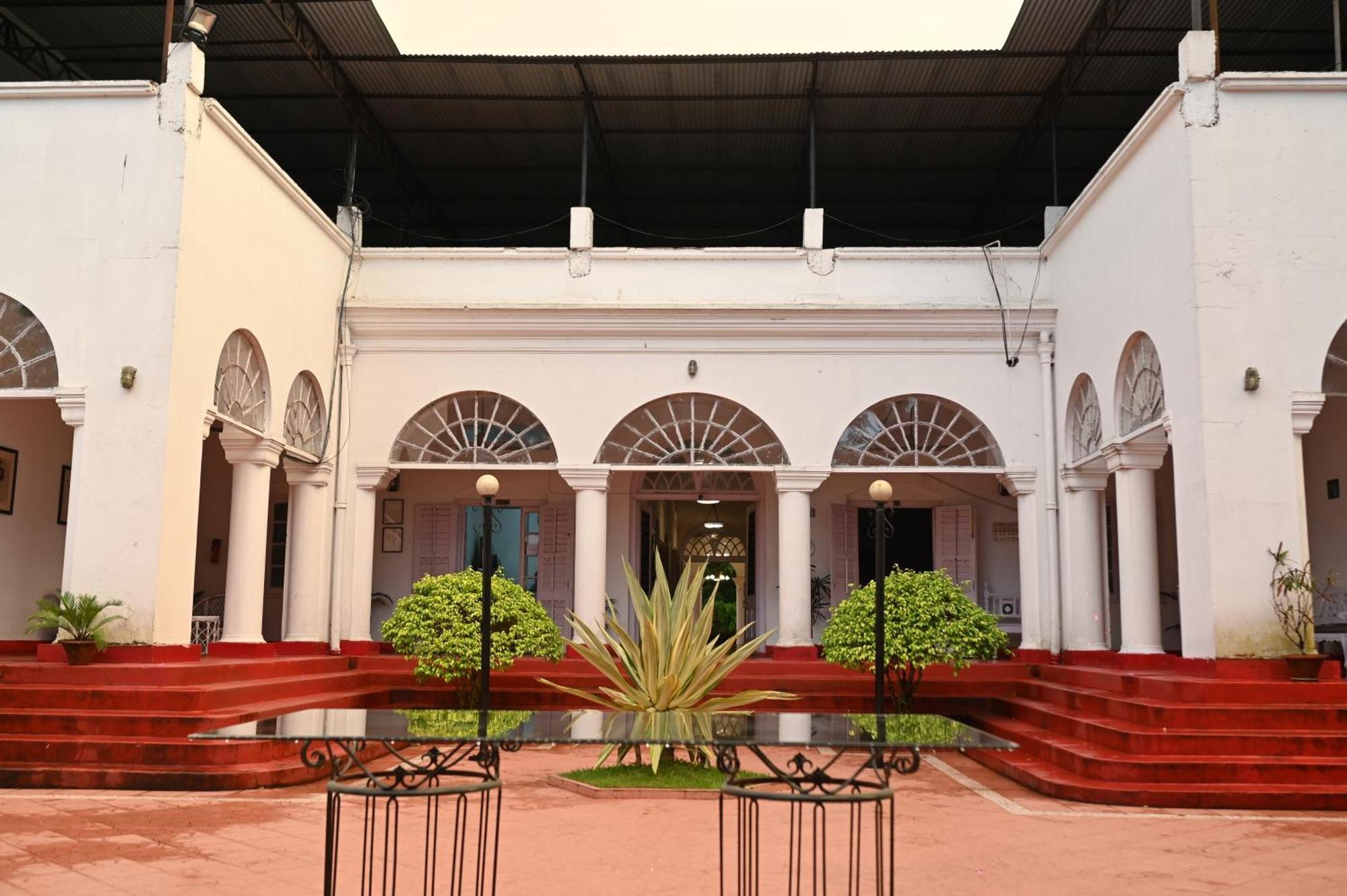 Thengal Manor Hotel Jorhat Exterior photo
